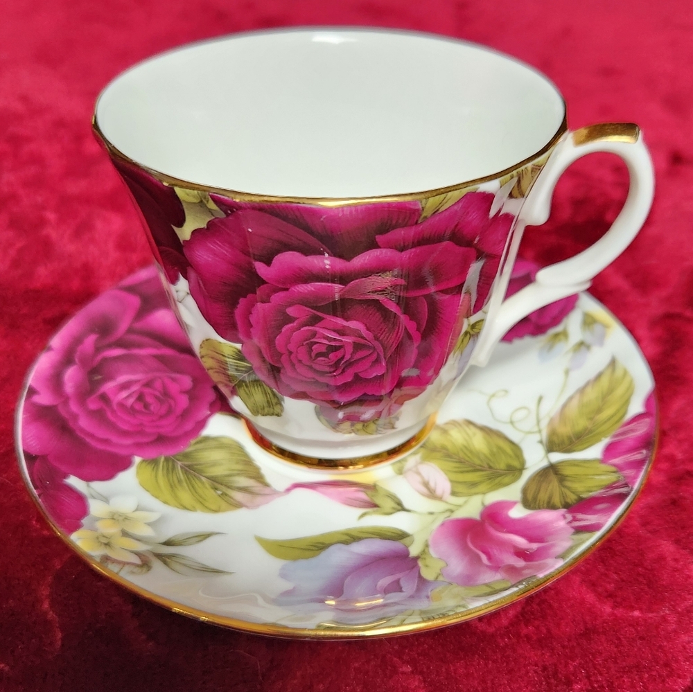 DUCHESS Fine Vintage Bone China Gilded Teacup Matching Saucer Made in England